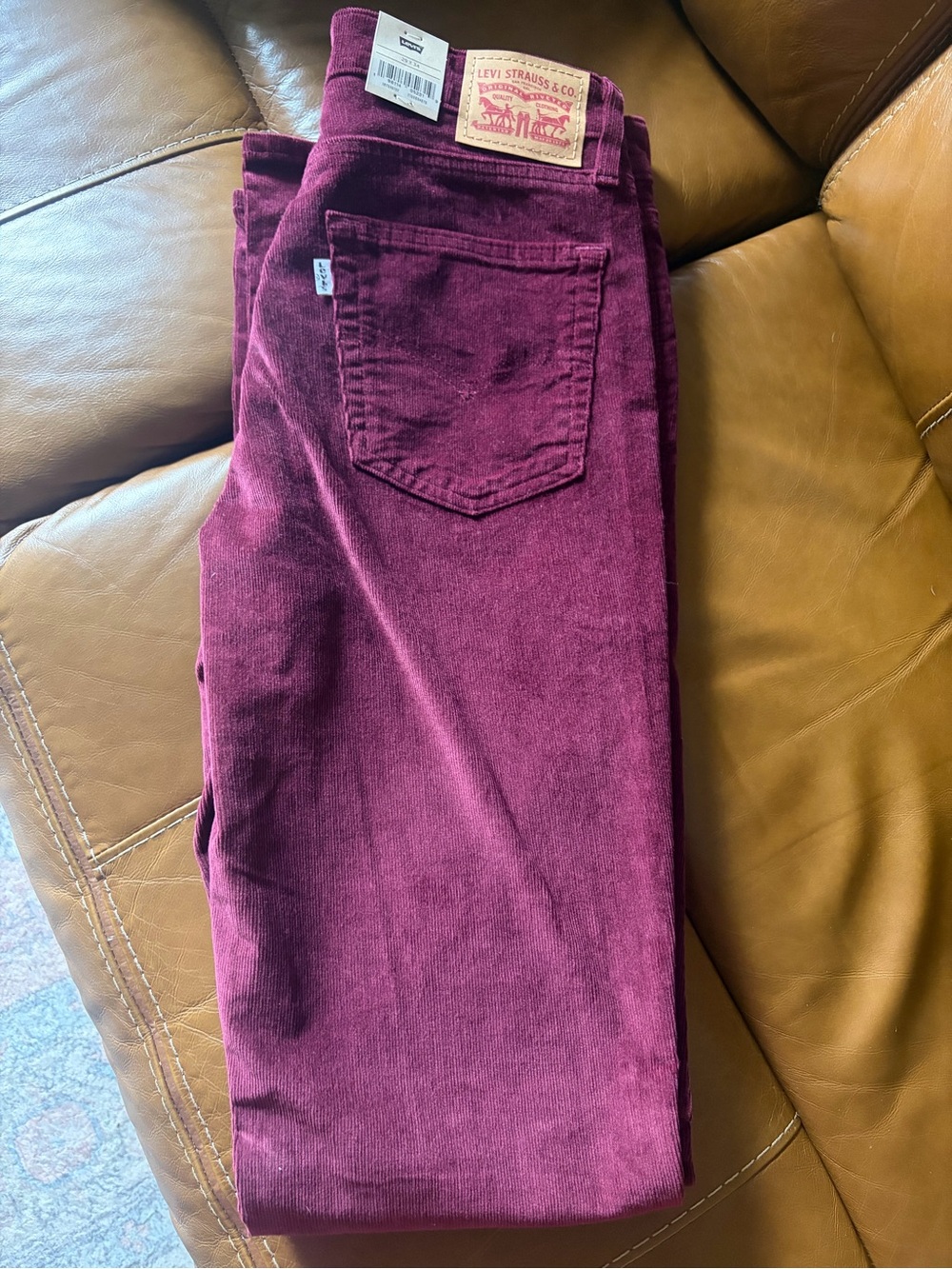 Levi's 725 High Rise Women's Corduroy Jeans - Picture 4 of 4